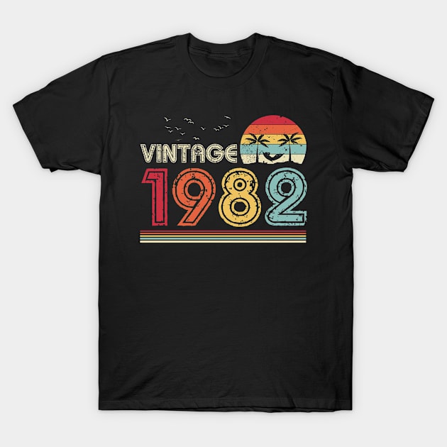 Vintage 1982 Limited Edition 39th Birthday Gift 39 Years Old T-Shirt by Penda